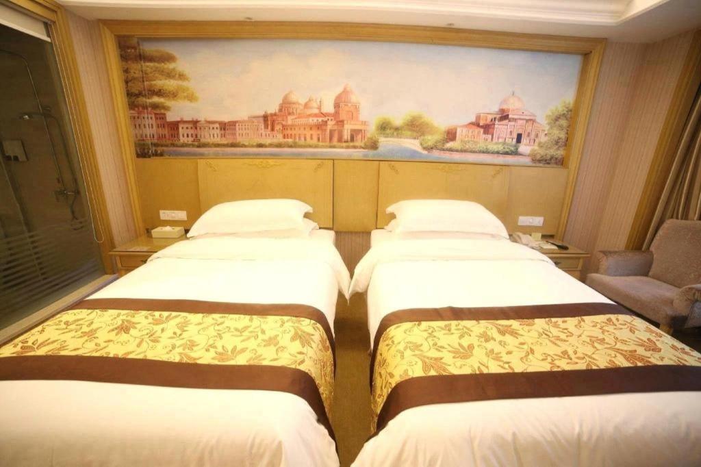 Vienna International Hotel Shanghai Pujiang Экстерьер фото