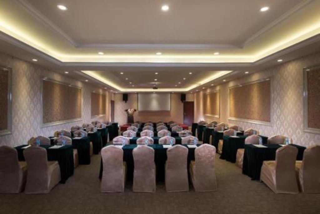 Vienna International Hotel Shanghai Pujiang Экстерьер фото