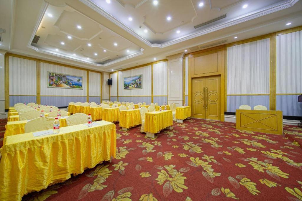 Vienna International Hotel Shanghai Pujiang Экстерьер фото