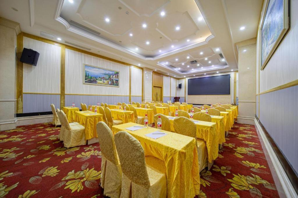 Vienna International Hotel Shanghai Pujiang Экстерьер фото